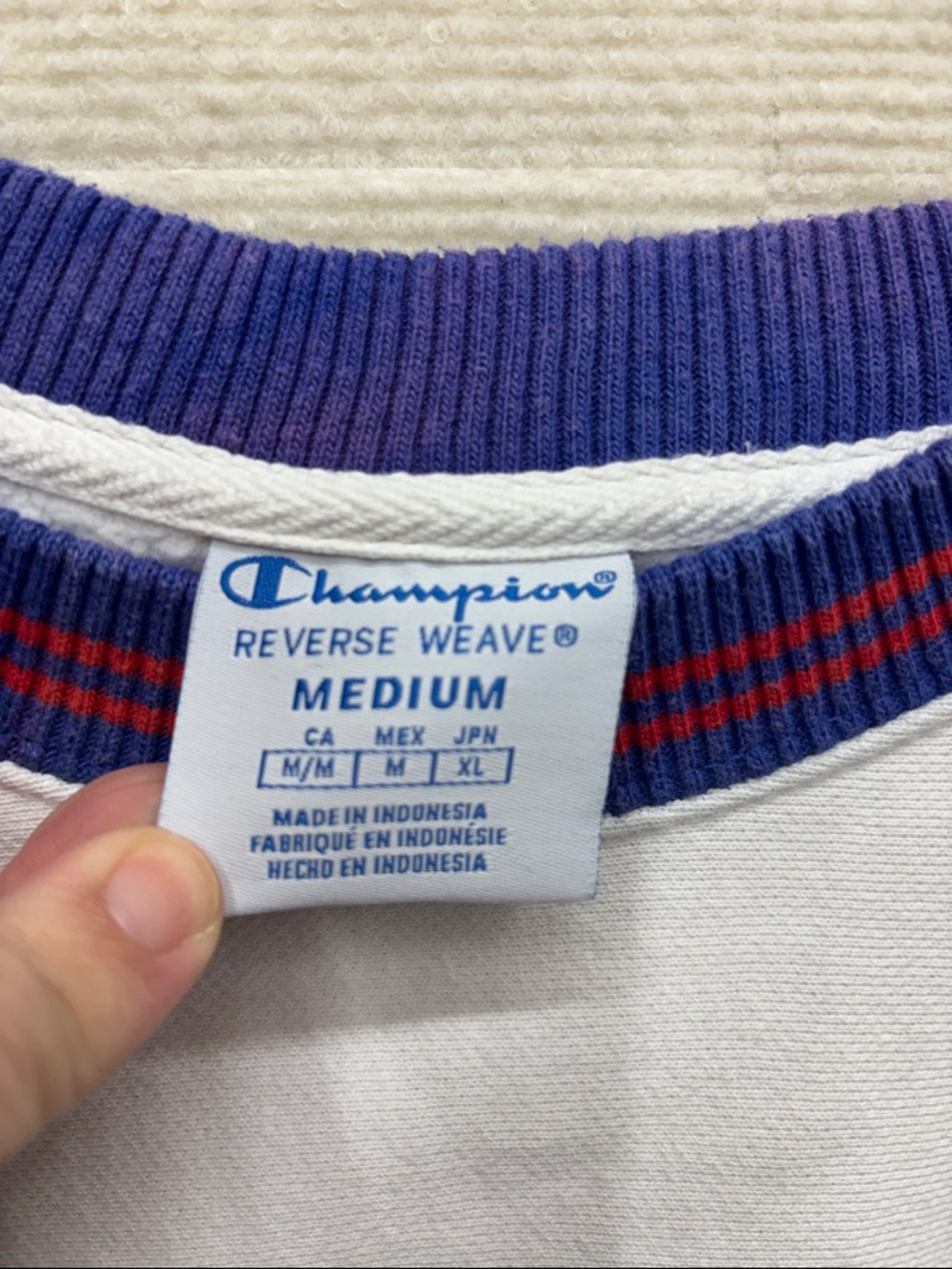 Champion | White Crewneck with Blue Script and Red Ribbing medium reverse weave - Picture 8 of 9